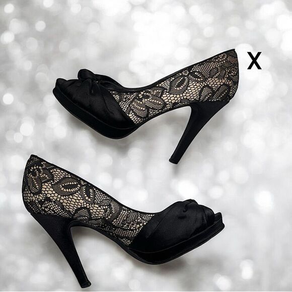 Cathy Jean Black Stilettos, High Heels with Bow & Lacey Accents l 6.5 l VGUC - Picture 7 of 13